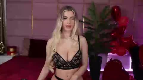 Eleine online show from March 9, 2025, 8:52 pm