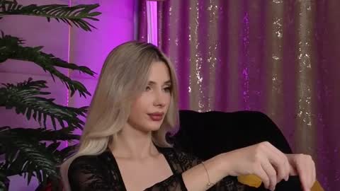 Eleine online show from October 14, 2025, 10:21 pm