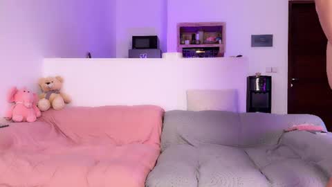 Elena Ross online show from June 11, 2026, 2:53 am