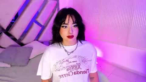 Snapshot of elena_tylor chatting on July 16, 2026, 10:05 pm elena_tylor online show from July 16, 2026, 10:05 pm