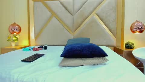 Elena Watsonn online show from May 16, 2026, 8:18 pm