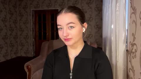 Mia online show from March 8, 2026, 3:05 pm