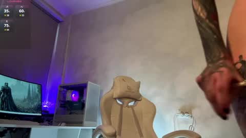 Snapshot of elenacastellani chatting on April 28, 2026, 3:06 pm Mia online show from April 28, 2026, 3:06 pm