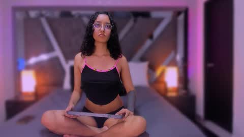 elenacortez online show from December 15, 2025, 12:59 am