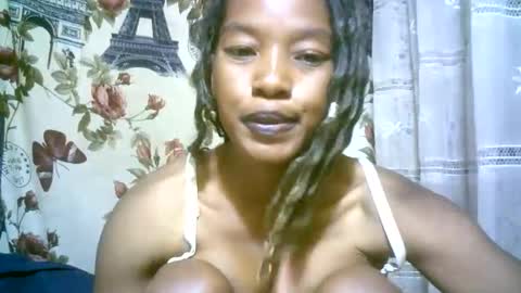 elenah013 online show from December 22, 2024, 9:44 am