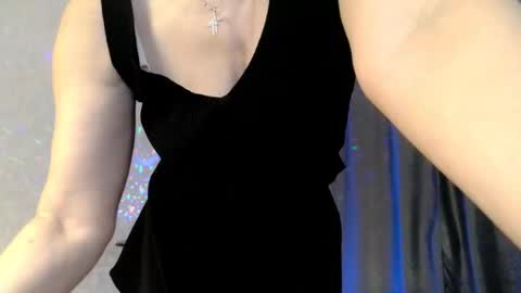 Snapshot of elenaza chatting on January 19, 2025, 8:09 pm elenaza online show from January 19, 2025, 8:09 pm