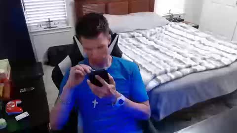 Walker online show from October 10, 2025, 11:04 pm