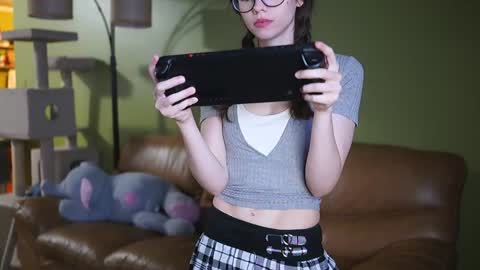 Emma online show from December 13, 2024, 10:55 pm