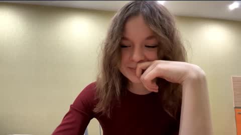 Mila online show from March 5, 2026, 5:31 pm