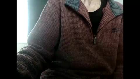 elfyonee online show from December 11, 2024, 10:03 am