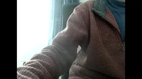 elfyonee online show from February 7, 2025, 11:12 am