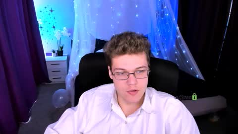 elian_flame online show from November 7, 2025, 10:48 am