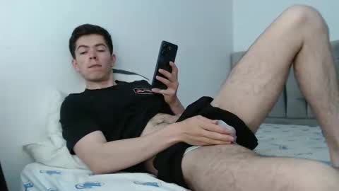 Snapshot of elian_tg chatting on November 8, 2025, 3:34 pm Elian online show from November 8, 2025, 3:34 pm