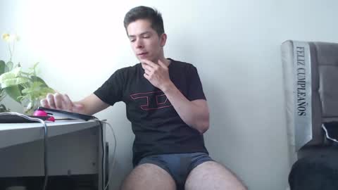 Snapshot of elian_tg chatting on June 15, 2026, 8:00 pm Elian online show from June 15, 2026, 8:00 pm