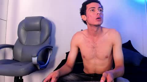 Snapshot of elian_villa chatting on May 31, 2026, 3:36 am Elian online show from May 31, 2026, 3:36 am