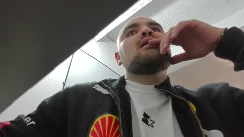 Elian online show from December 1, 2025, 7:41 pm