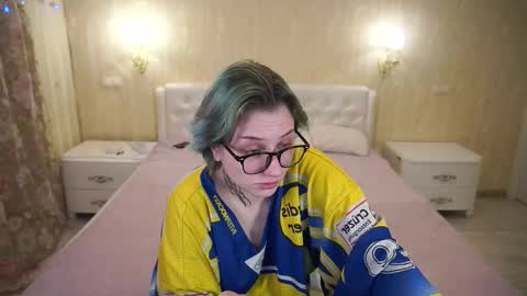 Luna online show from February 4, 2026, 11:49 am