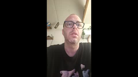 Beni Damour online show from January 18, 2026, 4:44 pm