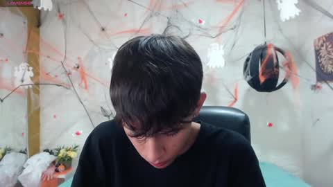 Snapshot of eliasblue chatting on December 5, 2024, 7:38 am E L I A S online show from December 5, 2024, 7:38 am