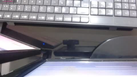 Snapshot of eliasblue chatting on December 7, 2024, 11:29 am E L I A S online show from December 7, 2024, 11:29 am