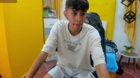 Snapshot of eliasblue chatting on February 14, 2025, 4:04 am E L I A S online show from February 14, 2025, 4:04 am