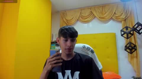 Snapshot of eliasblue chatting on February 25, 2025, 6:47 am E L I A S online show from February 25, 2025, 6:47 am