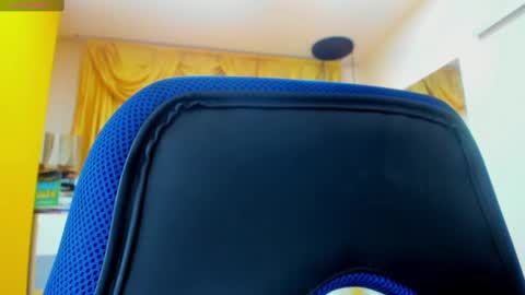 Snapshot of eliasblue chatting on February 28, 2025, 6:54 am E L I A S online show from February 28, 2025, 6:54 am