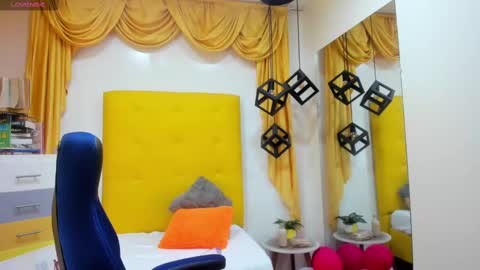 Snapshot of eliasblue chatting on March 2, 2025, 3:34 am E L I A S online show from March 2, 2025, 3:34 am