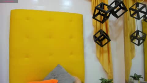 Snapshot of eliasblue chatting on March 2, 2025, 9:42 am E L I A S online show from March 2, 2025, 9:42 am