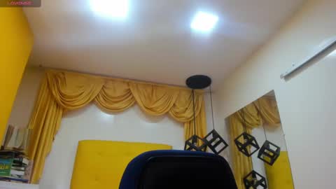 Snapshot of eliasblue chatting on March 2, 2025, 12:43 pm E L I A S online show from March 2, 2025, 12:43 pm