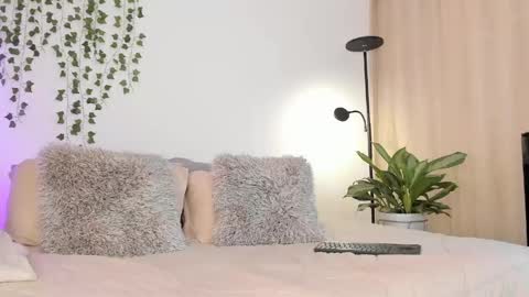 Snapshot of elicortes_ chatting on May 15, 2026, 11:34 pm Eli online show from May 15, 2026, 11:34 pm