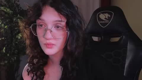 Ellie online show from October 15, 2025, 5:18 am