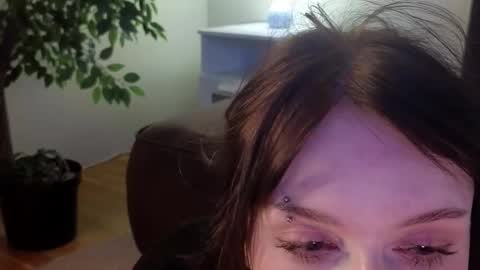 Ellie online show from October 18, 2025, 5:21 am