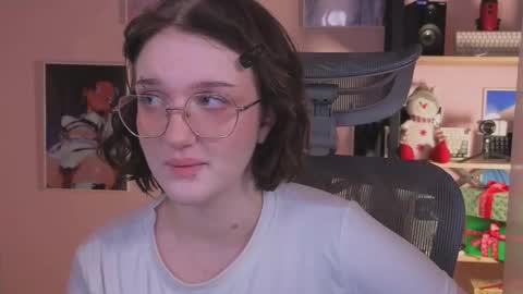 Ellie online show from November 27, 2025, 5:20 am