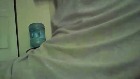 eliexavier123456789 online show from April 15, 2026, 4:25 pm