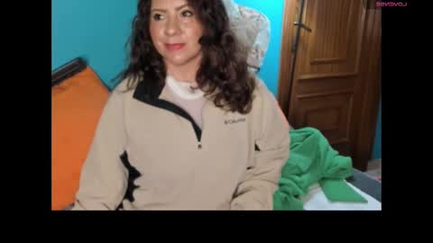 elifgirasol online show from March 1, 2025, 6:54 pm