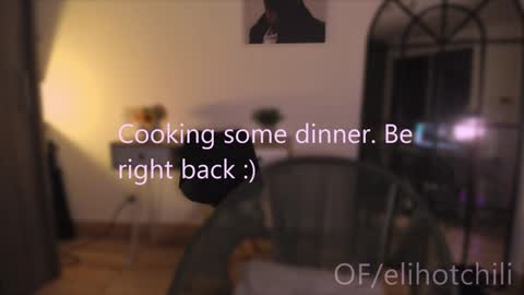 Snapshot of elihotchili chatting on January 20, 2025, 1:50 am Eli online show from January 20, 2025, 1:50 am