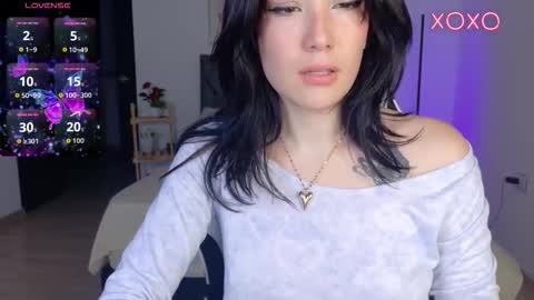 eliiih_ online show from October 20, 2025, 3:29 am