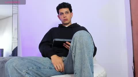 Snapshot of elijah_stoone chatting on April 16, 2026, 1:12 pm elijah_stoone online show from April 16, 2026, 1:12 pm