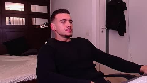 ElijahThorne online show from December 17, 2025, 5:46 am