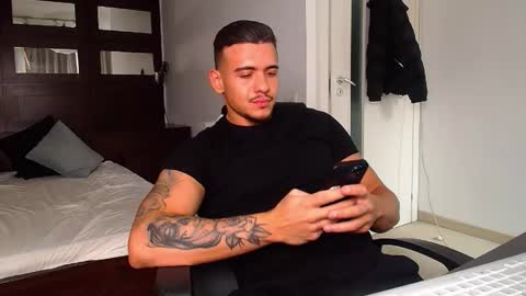 Snapshot of elijahthorne chatting on March 5, 2026, 11:39 am ElijahThorne online show from March 5, 2026, 11:39 am