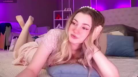 Elina online show from October 22, 2025, 1:28 am