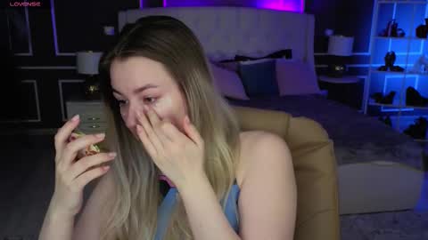 Elina online show from October 27, 2025, 12:58 am