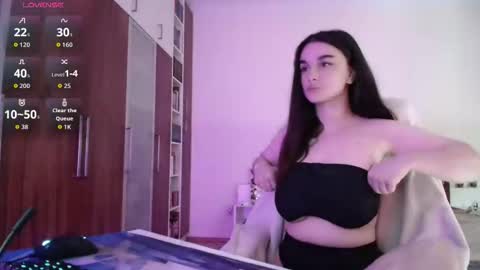 Snapshot of elinarossi chatting on April 26, 2026, 9:18 am Elina Rossi online show from April 26, 2026, 9:18 am