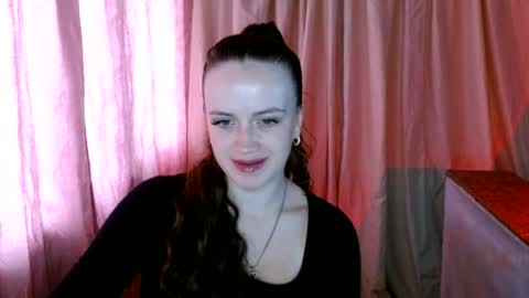 Snapshot of elinastar chatting on June 18, 2026, 9:14 am ElinaStar online show from June 18, 2026, 9:14 am