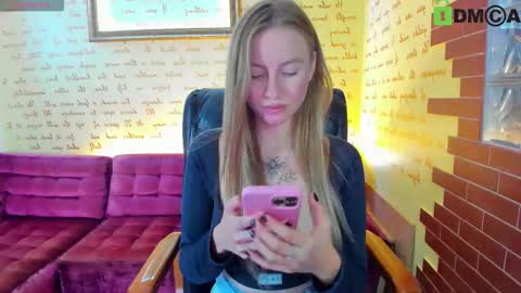 elinor_faith online show from October 30, 2025, 1:45 pm