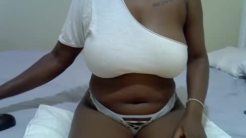 Snapshot of elisa044 chatting on December 4, 2024, 5:27 am lisathegoddess online show from December 4, 2024, 5:27 am