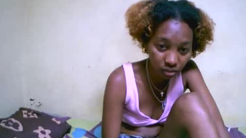 elisa689549 online show from October 20, 2025, 8:31 pm