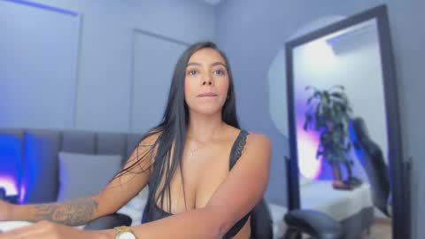 Elisa online show from September 12, 2025, 8:31 pm