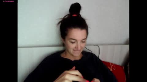 elisa_dove208 online show from September 30, 2025, 4:50 am